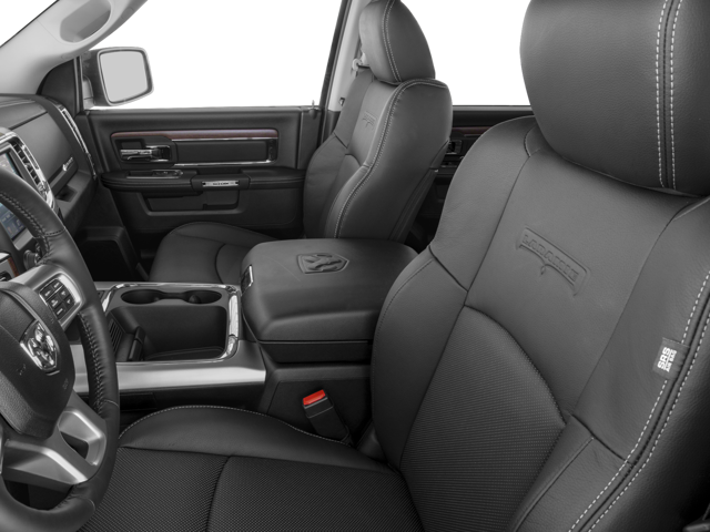 2017 RAM 1500 Laramie Crew Cab 4x2 5'7' Box