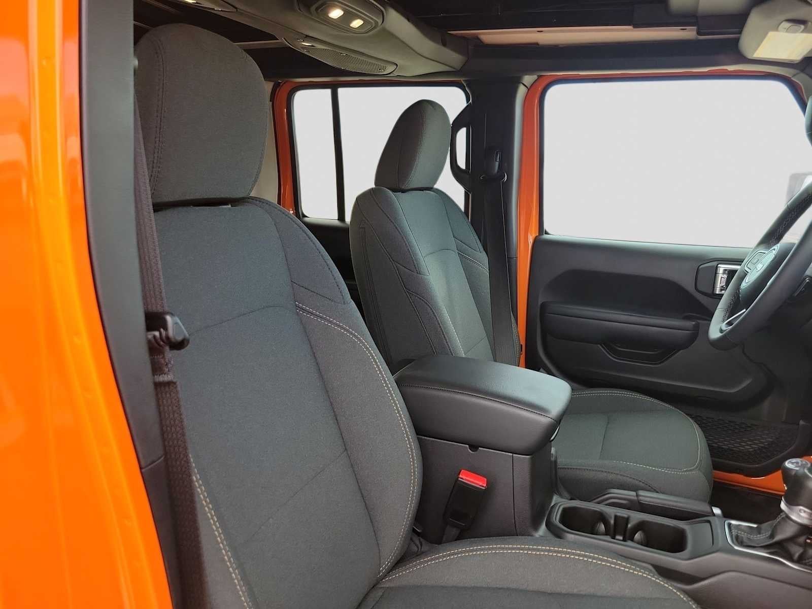 2025 Jeep Wrangler 4-Door Summit 4x4