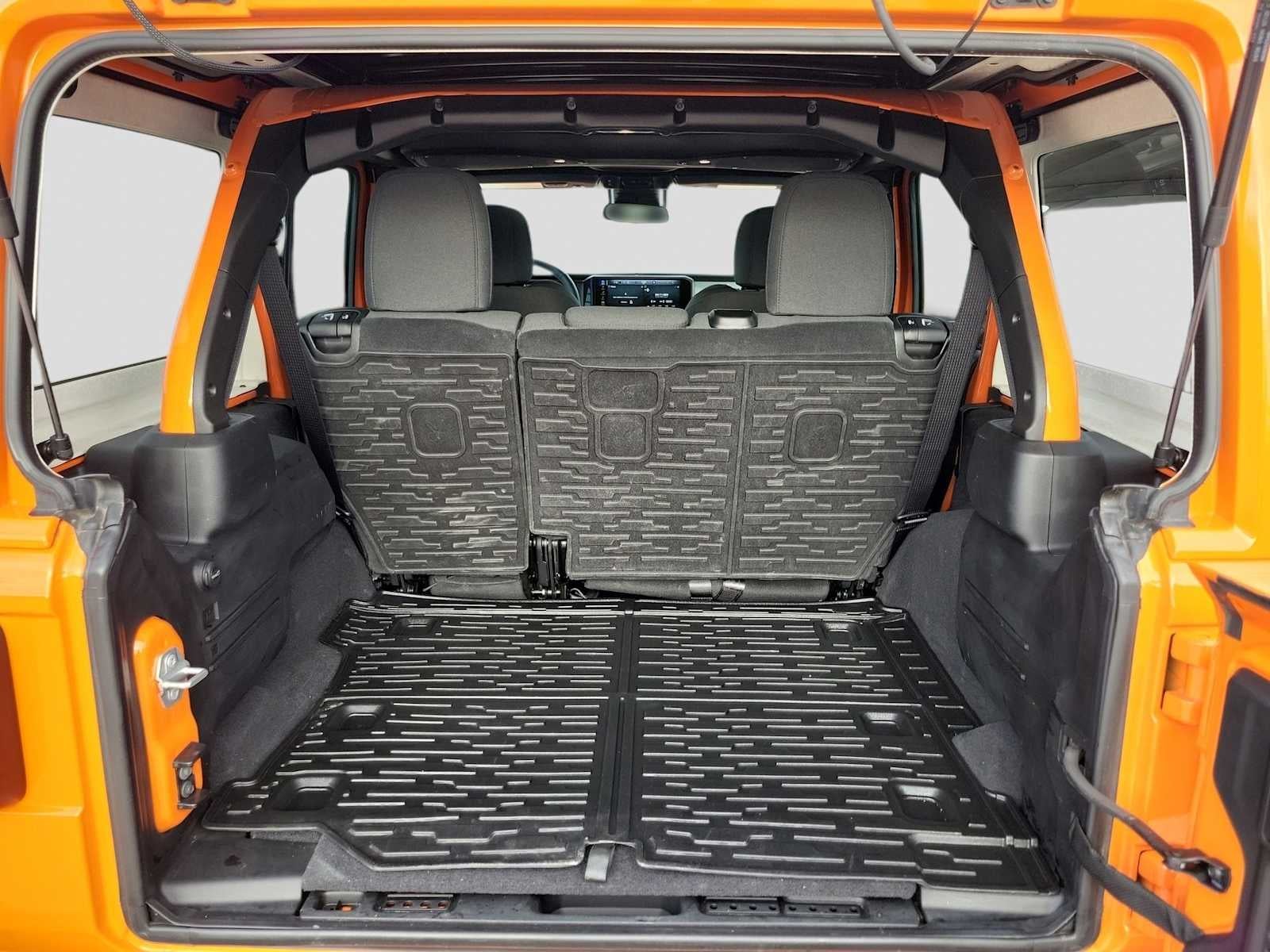 2025 Jeep Wrangler 4-Door Summit 4x4