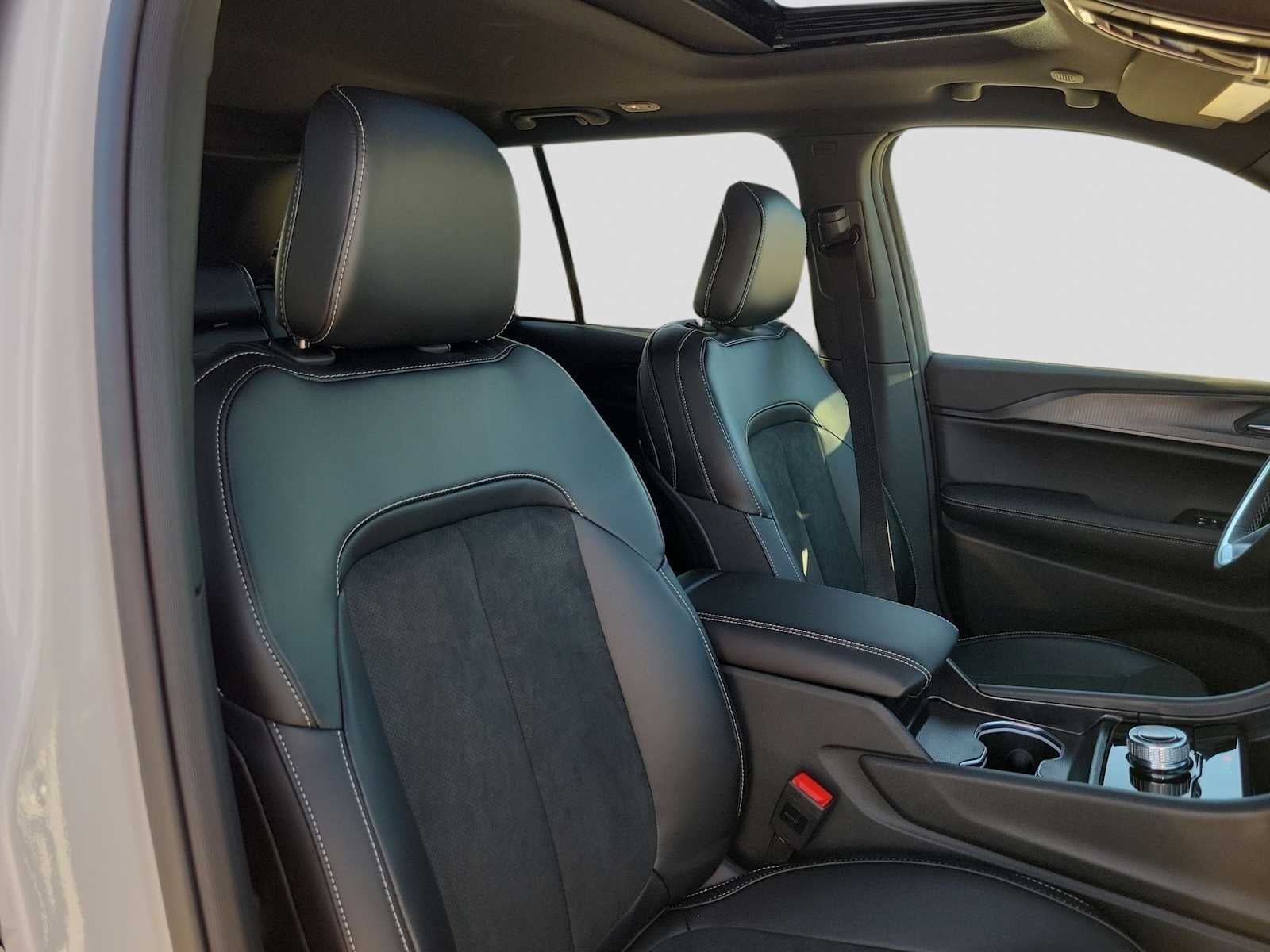 2025 Jeep Grand Cherokee GRAND CHEROKEE ALTITUDE X 4X2