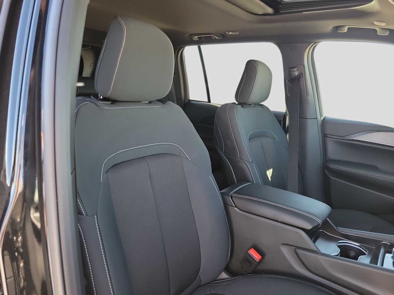 2025 Jeep Grand Cherokee GRAND CHEROKEE LAREDO X 4X2