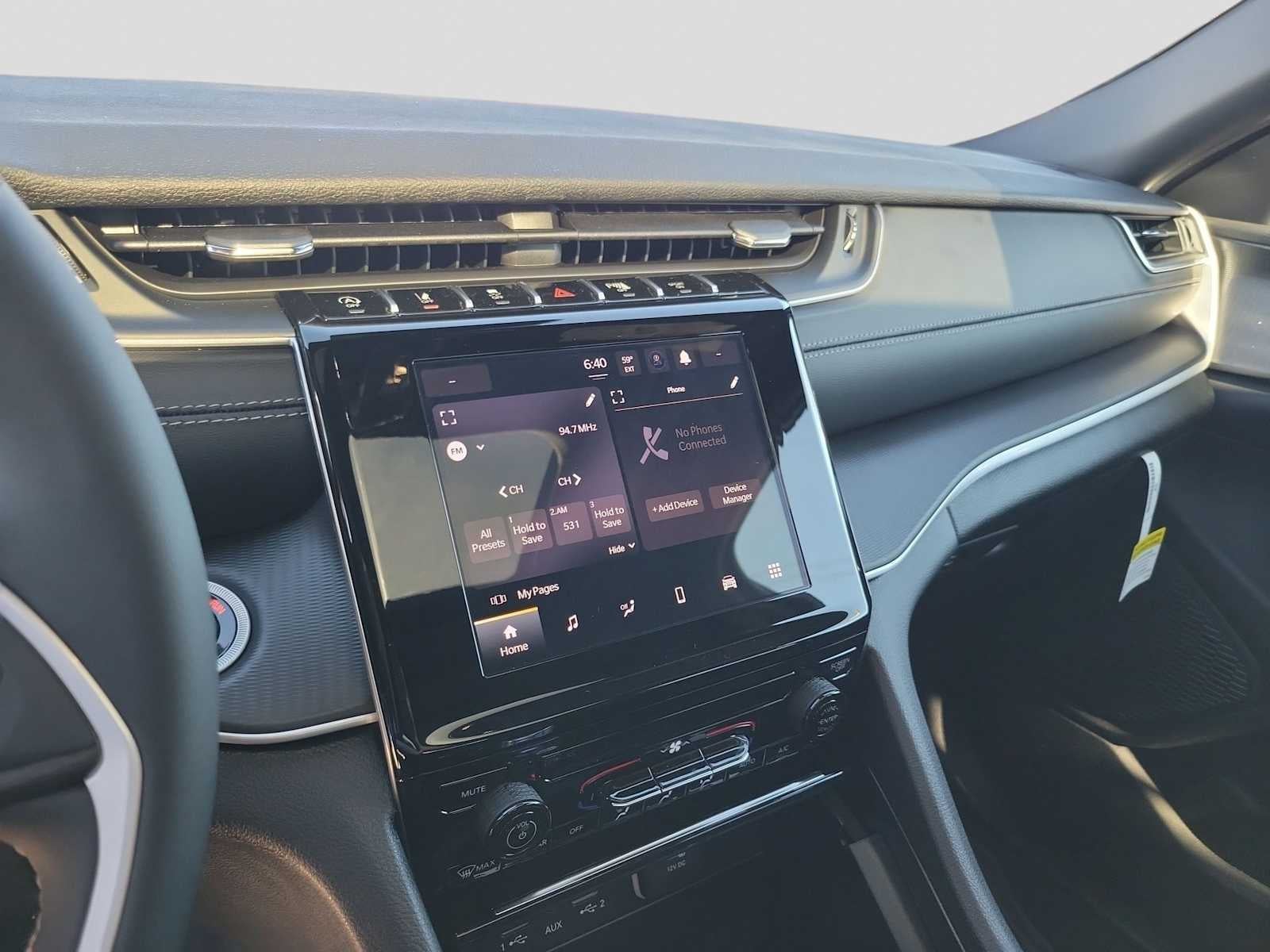 2025 Jeep Grand Cherokee GRAND CHEROKEE LAREDO X 4X2