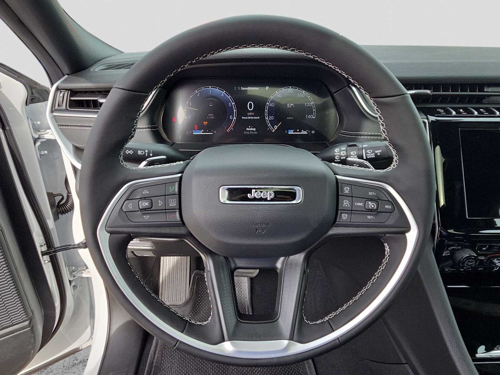 2025 Jeep Grand Cherokee GRAND CHEROKEE ALTITUDE X 4X2