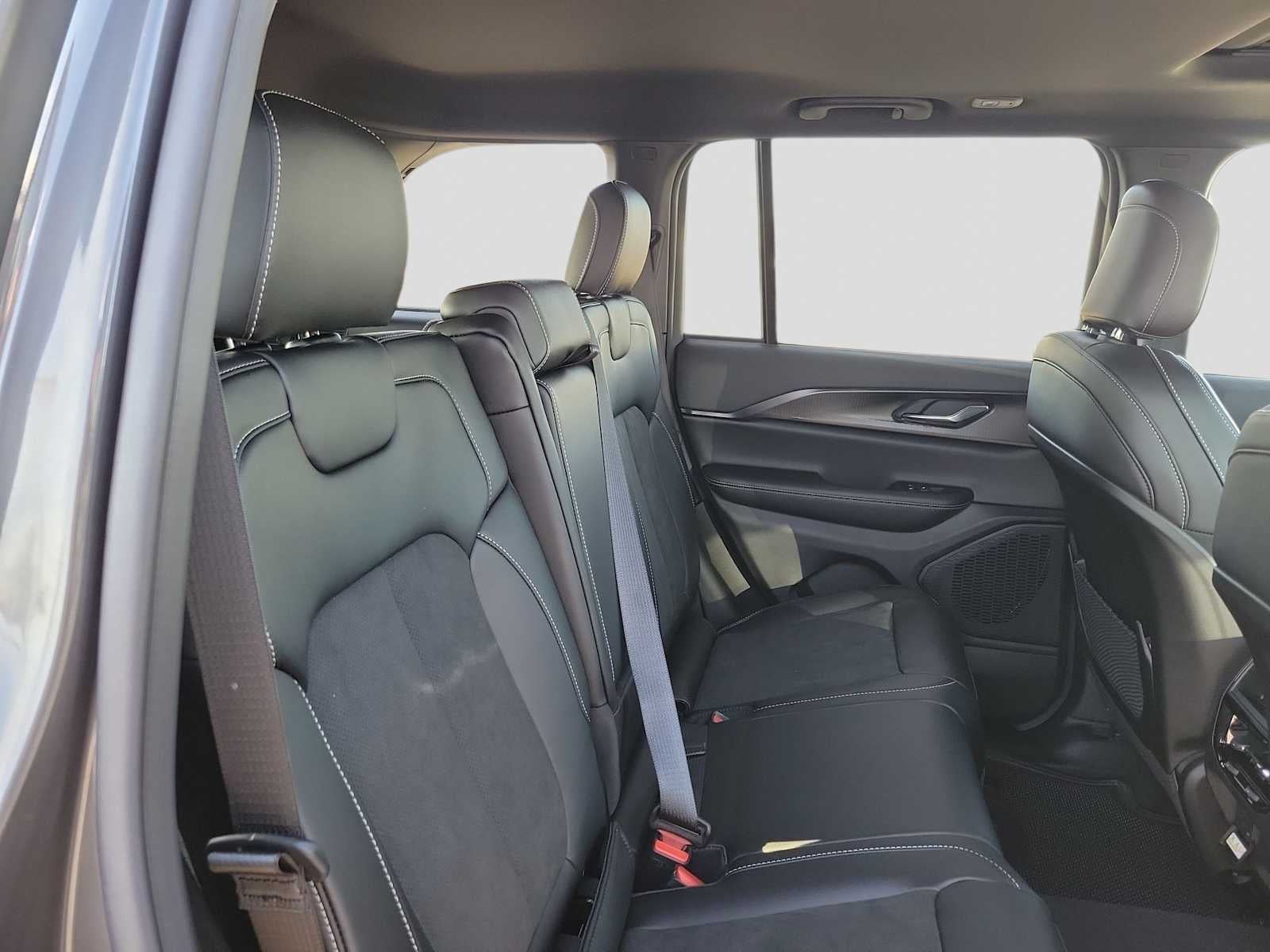 2025 Jeep Grand Cherokee GRAND CHEROKEE ALTITUDE X 4X2