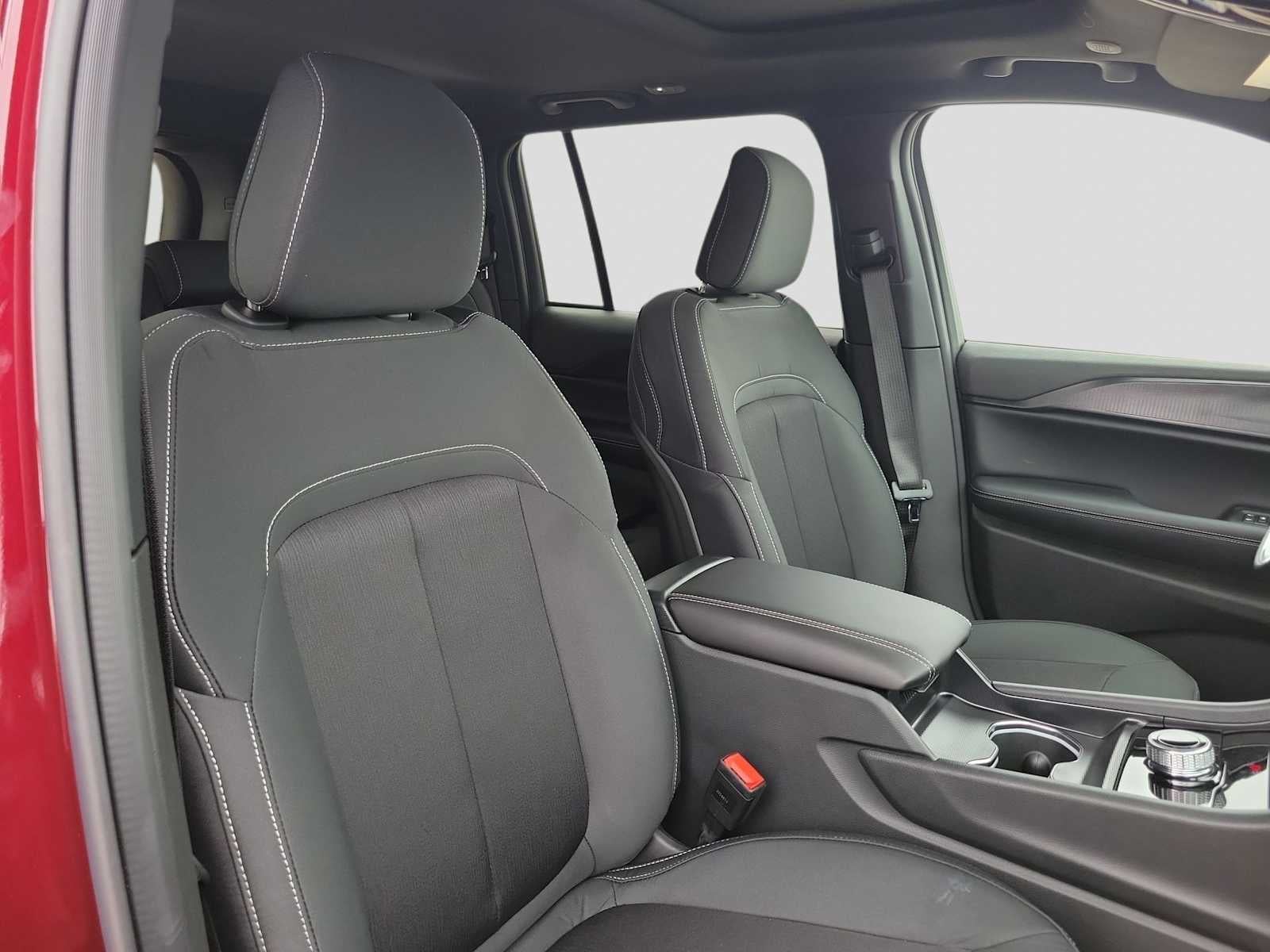 2025 Jeep Grand Cherokee GRAND CHEROKEE LAREDO X 4X2