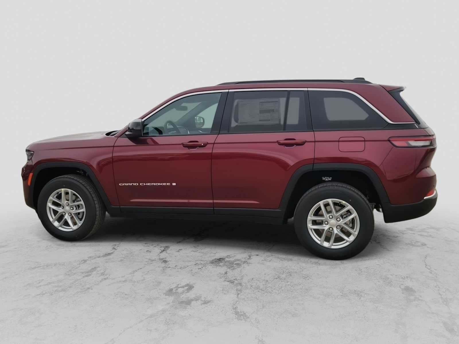 2025 Jeep Grand Cherokee GRAND CHEROKEE LAREDO X 4X2