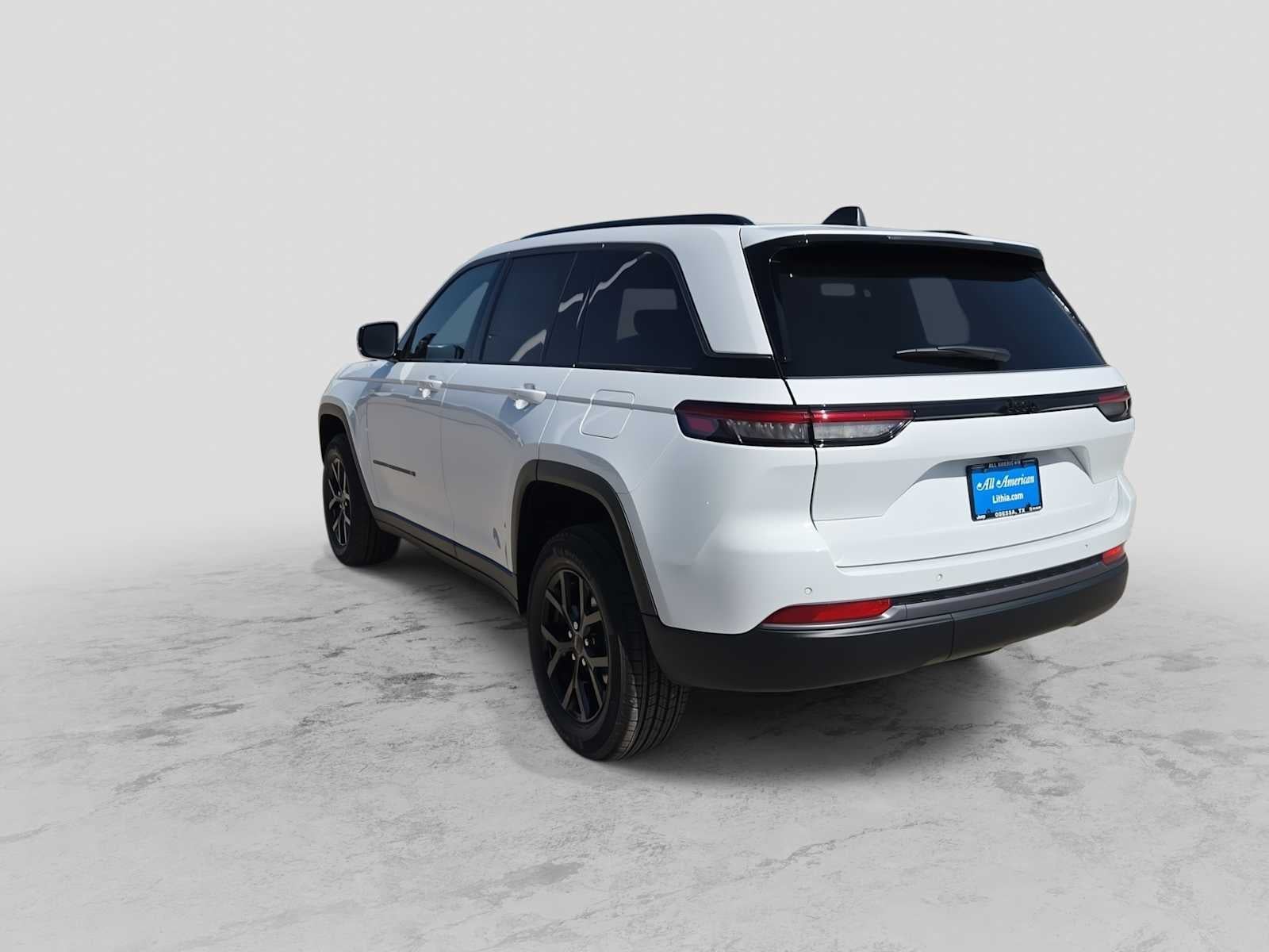 2026 Jeep Grand Cherokee GRAND CHEROKEE LAREDO ALTITUDE 4X2
