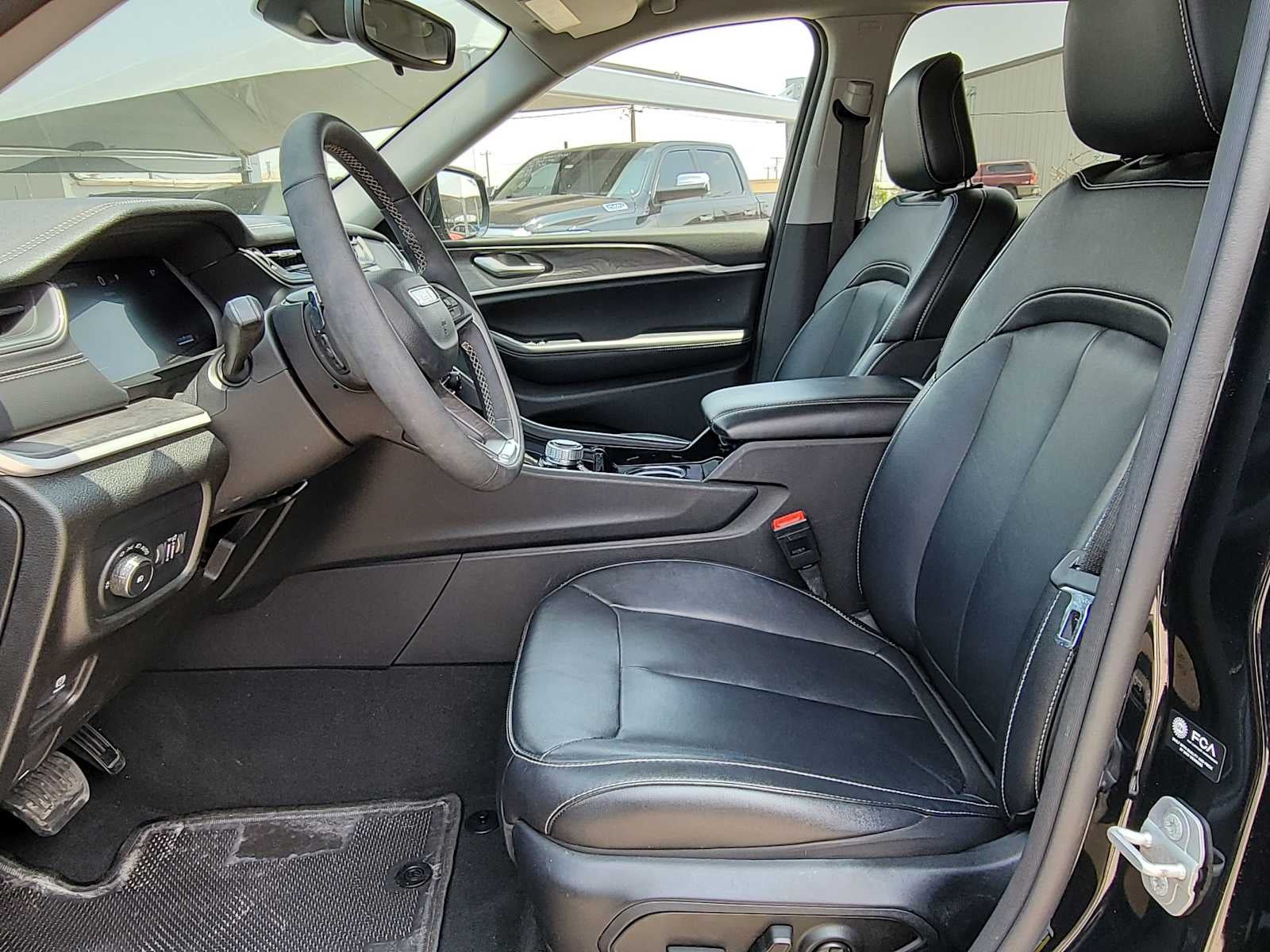 2023 Jeep Grand Cherokee Limited 4x2