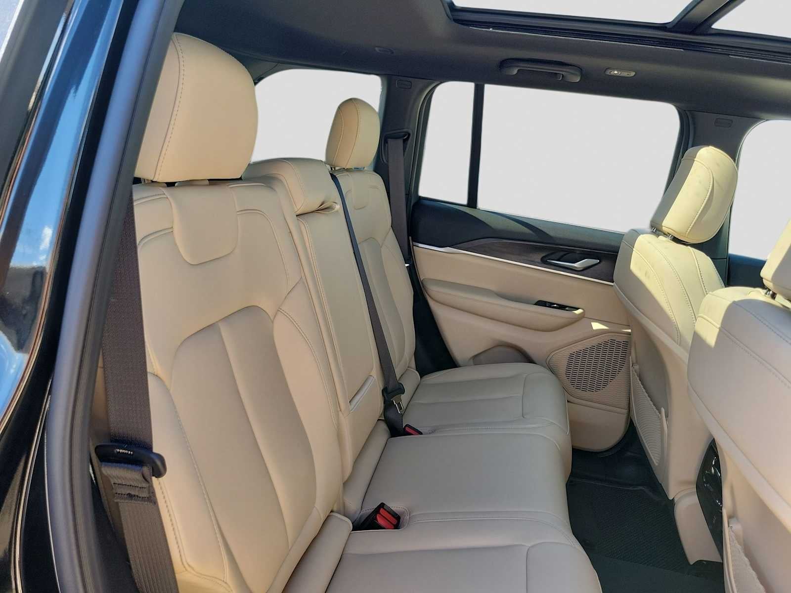 2025 Jeep Grand Cherokee GRAND CHEROKEE LIMITED 4X2