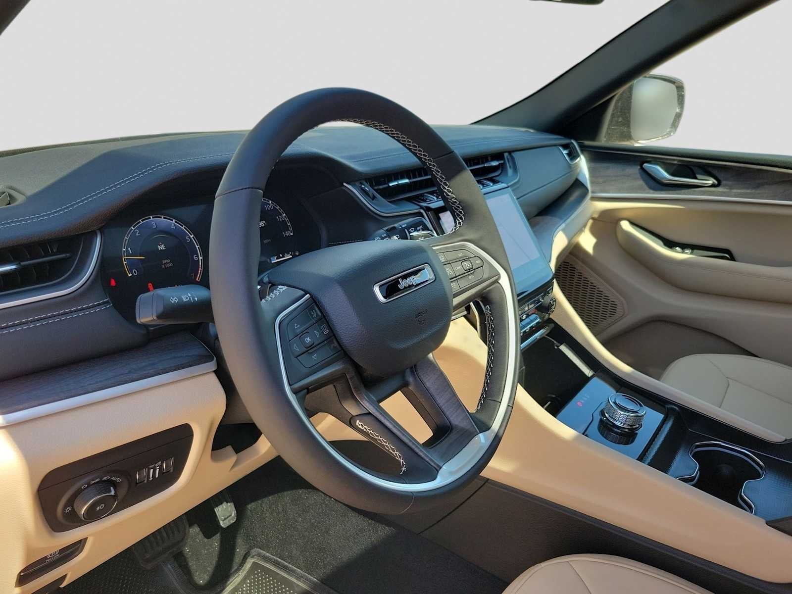 2025 Jeep Grand Cherokee GRAND CHEROKEE LIMITED 4X2