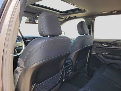 2026 Jeep Grand Cherokee GRAND CHEROKEE LAREDO X 4X4