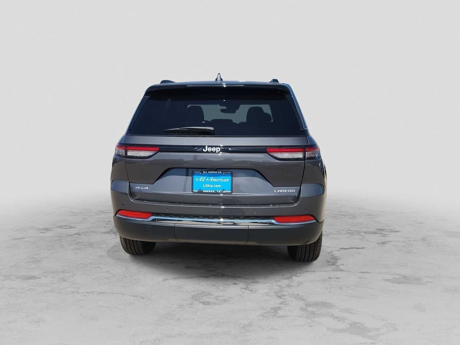 2026 Jeep Grand Cherokee GRAND CHEROKEE LAREDO X 4X4