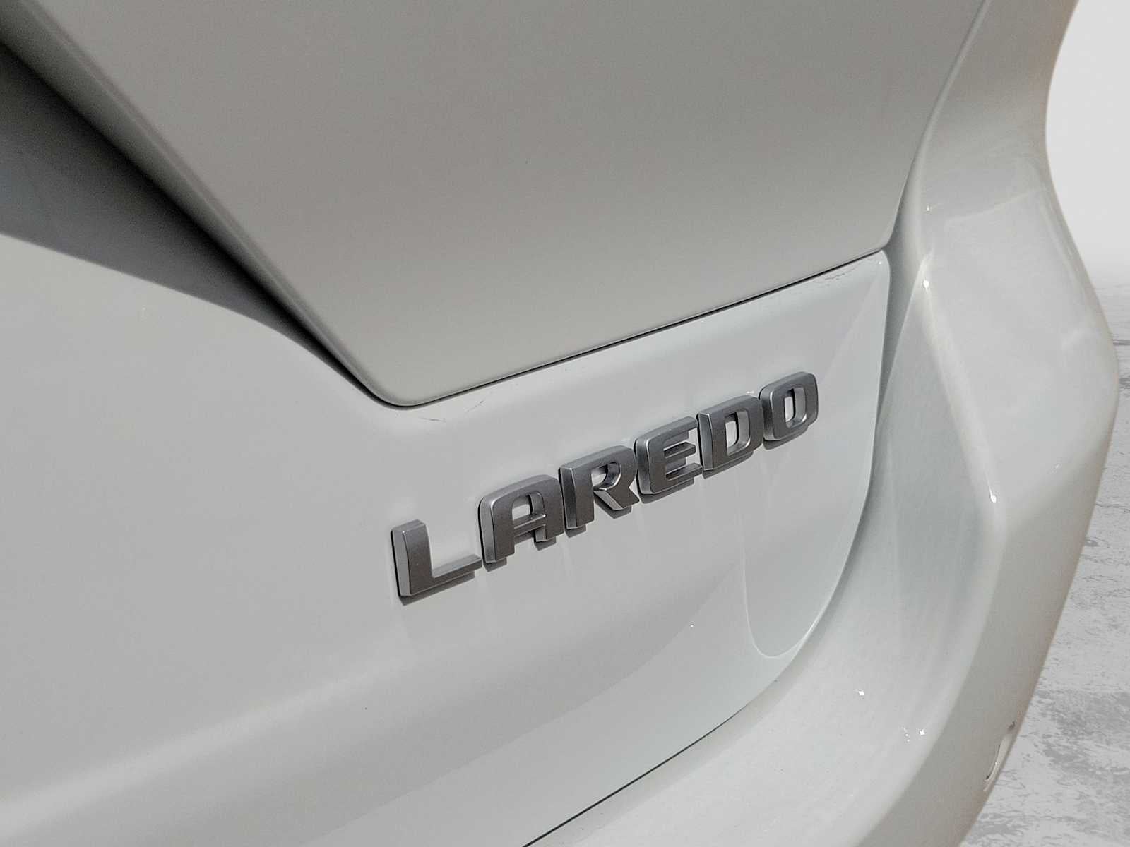 2026 Jeep Grand Cherokee GRAND CHEROKEE LAREDO X 4X4