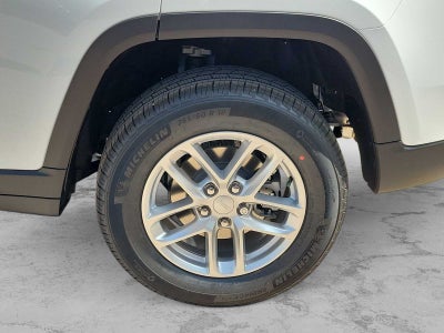 2026 Jeep Grand Cherokee GRAND CHEROKEE LAREDO X 4X4