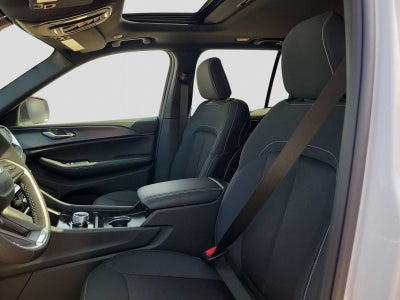 2026 Jeep Grand Cherokee GRAND CHEROKEE LAREDO X 4X4