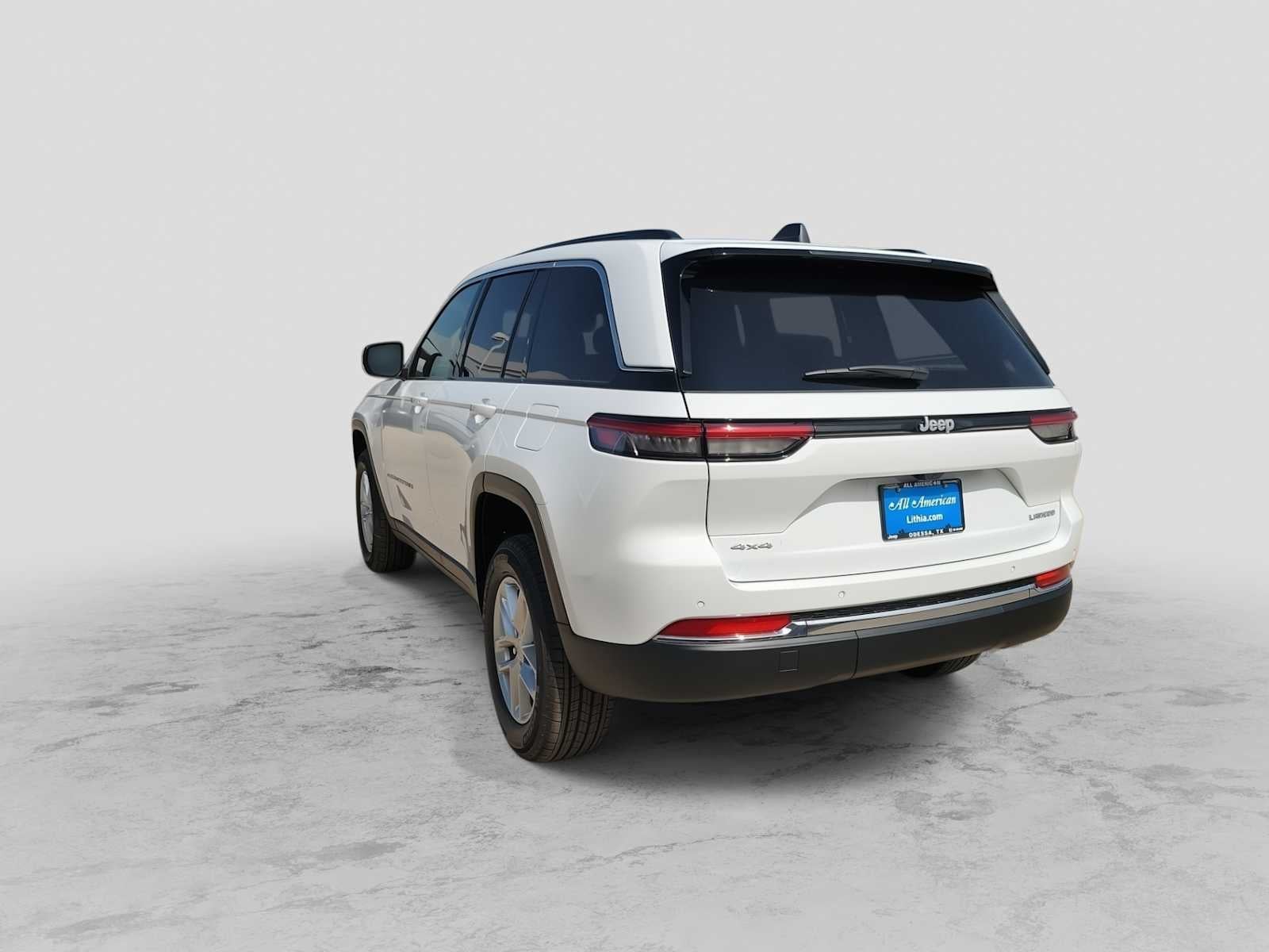 2026 Jeep Grand Cherokee GRAND CHEROKEE LAREDO X 4X4