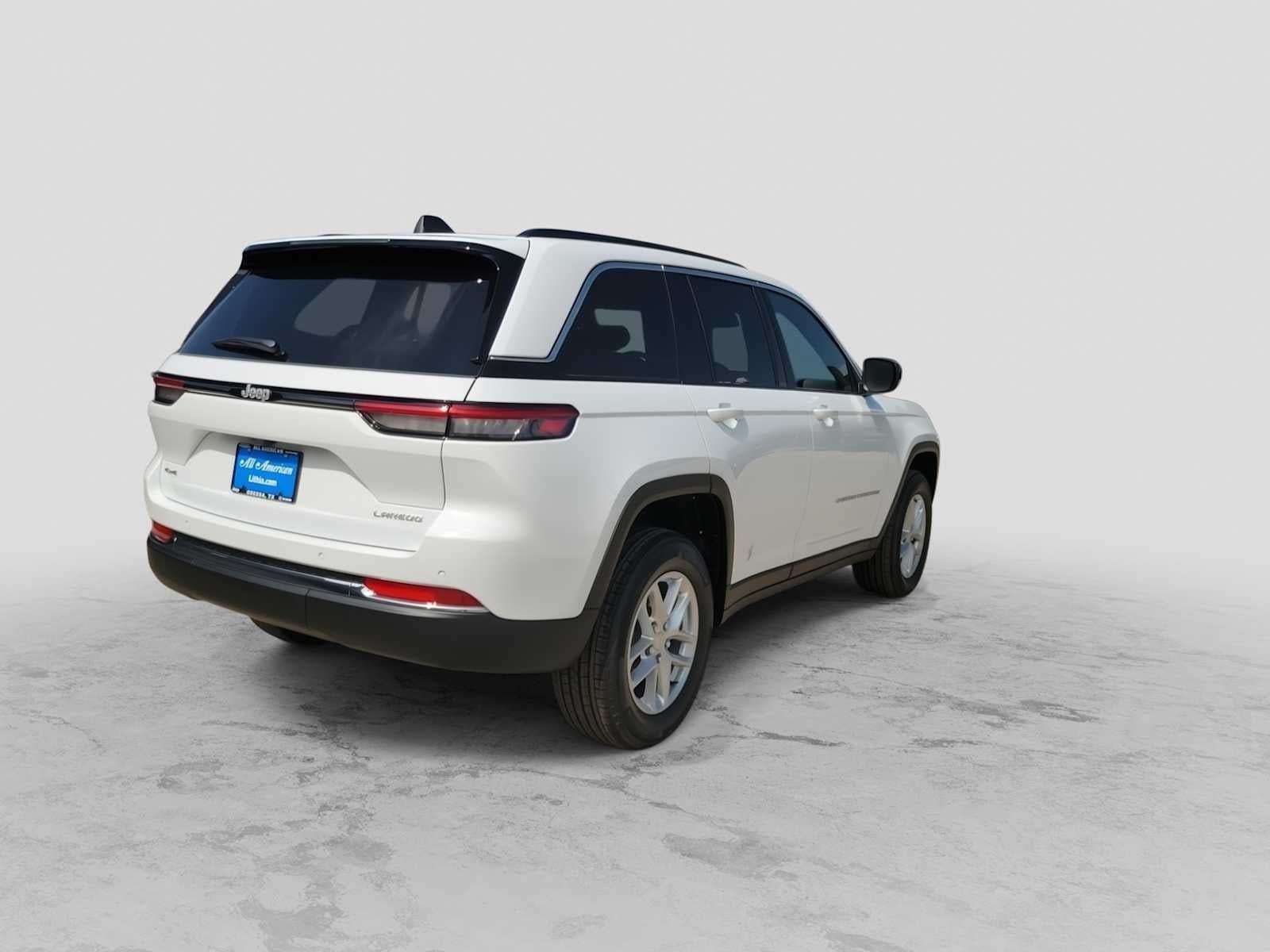 2026 Jeep Grand Cherokee GRAND CHEROKEE LAREDO X 4X4