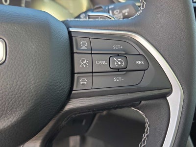 2025 Jeep Grand Cherokee GRAND CHEROKEE LAREDO X 4X4