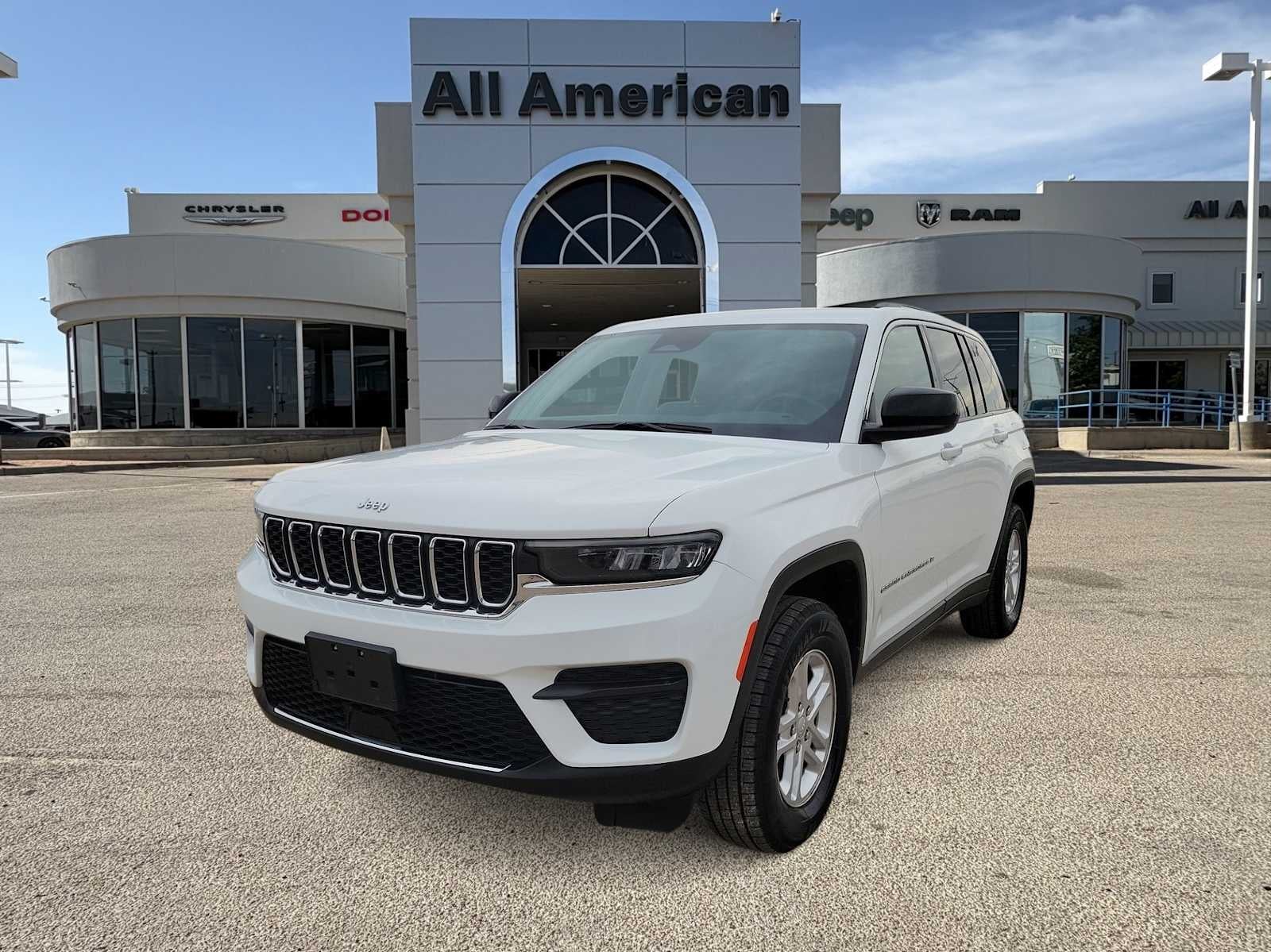 2023 Jeep Grand Cherokee Laredo 4x4