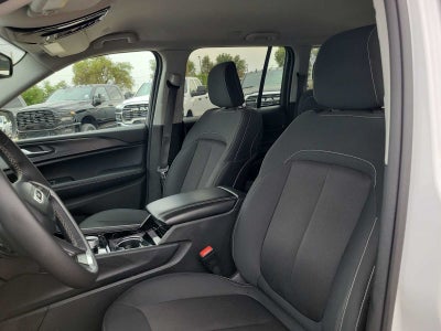 2023 Jeep Grand Cherokee Laredo 4x4