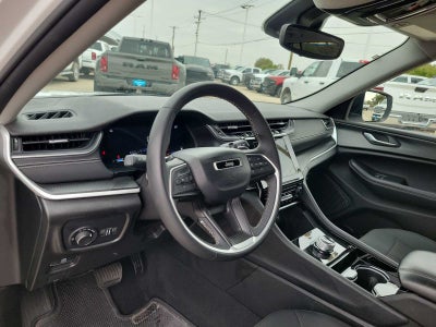 2023 Jeep Grand Cherokee Laredo 4x4