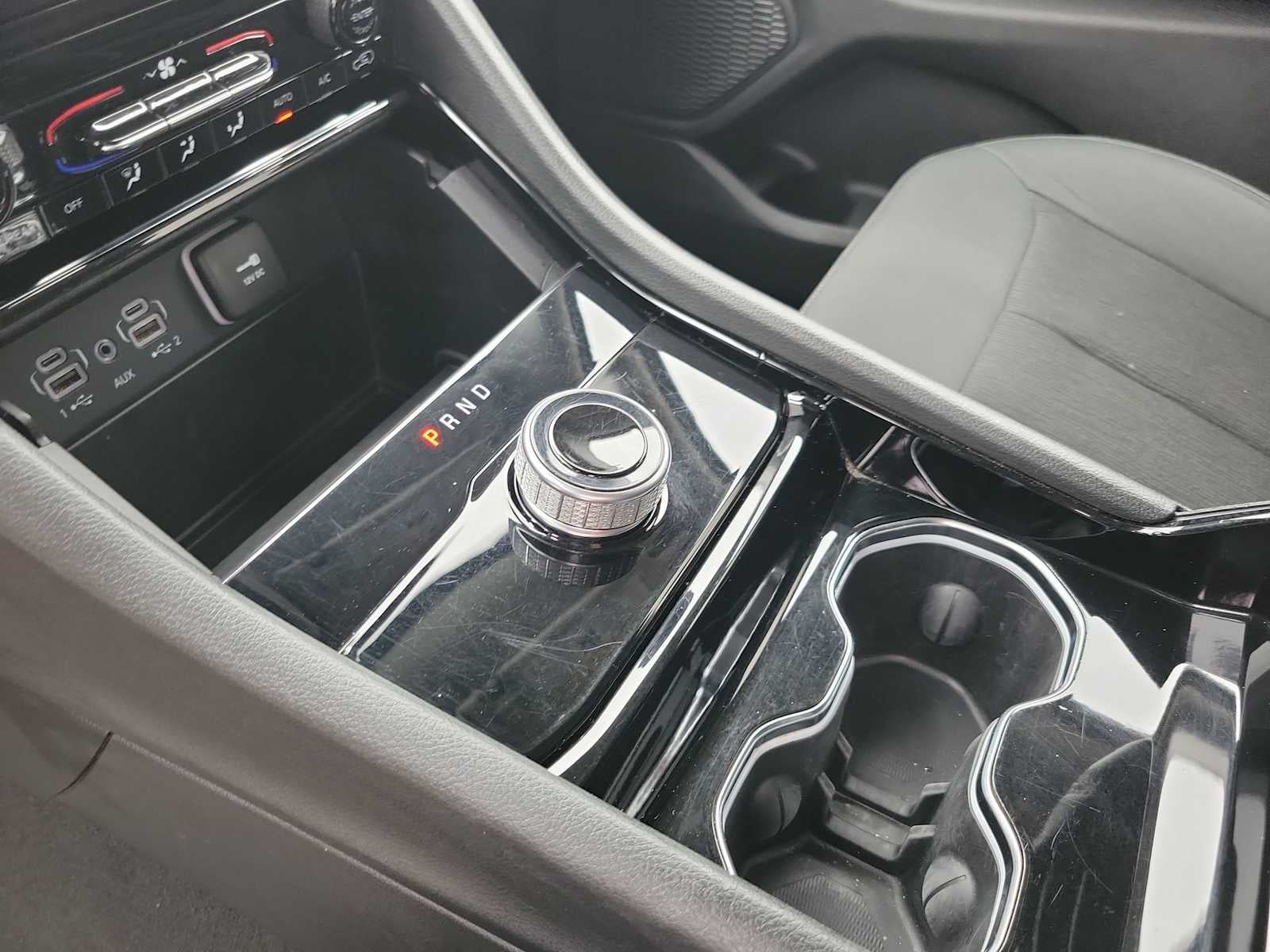 2023 Jeep Grand Cherokee Laredo 4x4