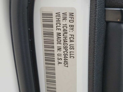 2023 Jeep Grand Cherokee Laredo 4x4