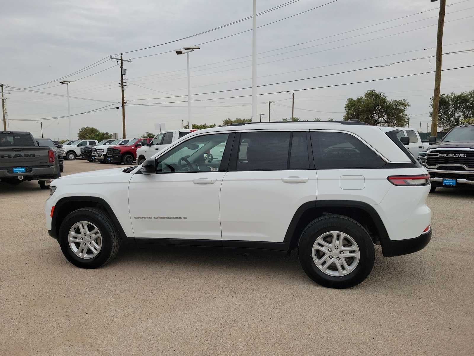 2023 Jeep Grand Cherokee Laredo 4x4