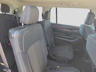 2023 Jeep Grand Cherokee L Laredo 4x2