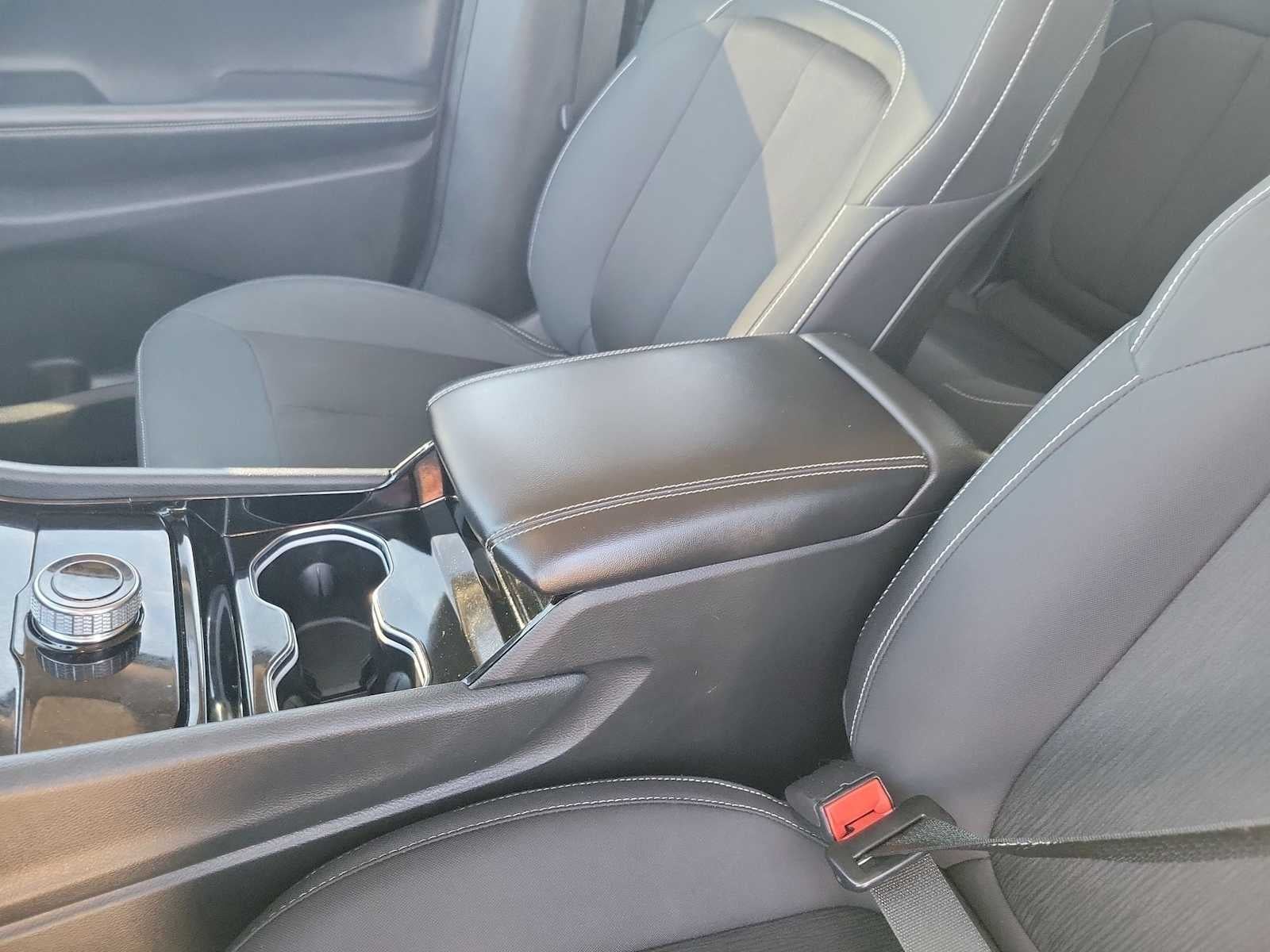 2023 Jeep Grand Cherokee L Laredo 4x2