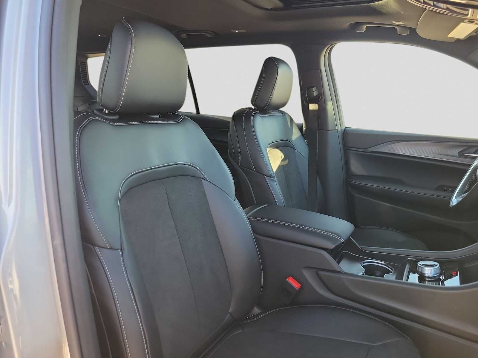 2025 Jeep Grand Cherokee L GRAND CHEROKEE L ALTITUDE X 4X2