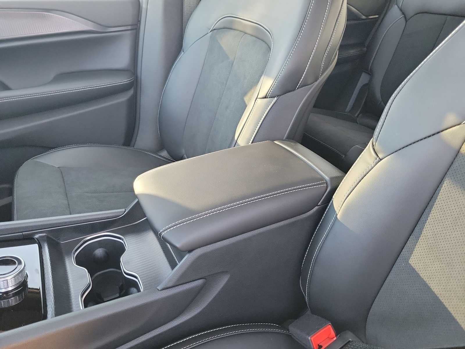 2025 Jeep Grand Cherokee L GRAND CHEROKEE L ALTITUDE X 4X2