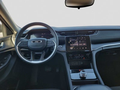 2023 Jeep Grand Cherokee L Laredo 4x2