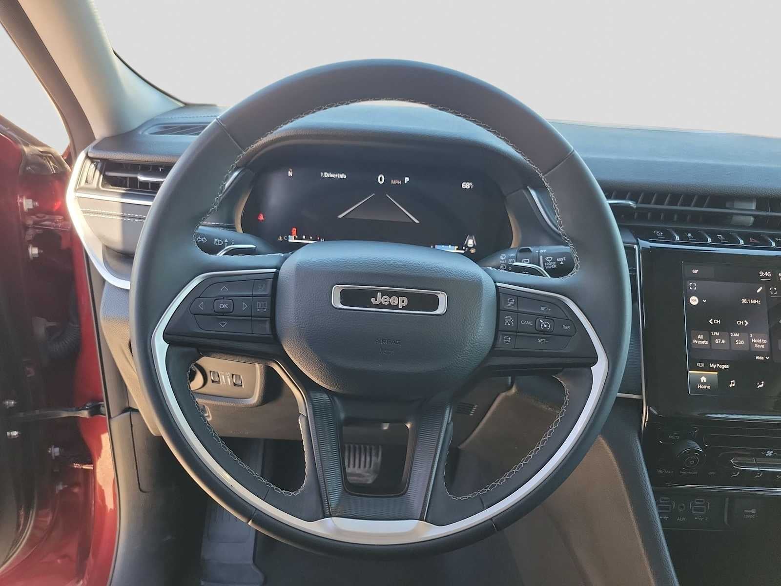 2023 Jeep Grand Cherokee L Laredo 4x2