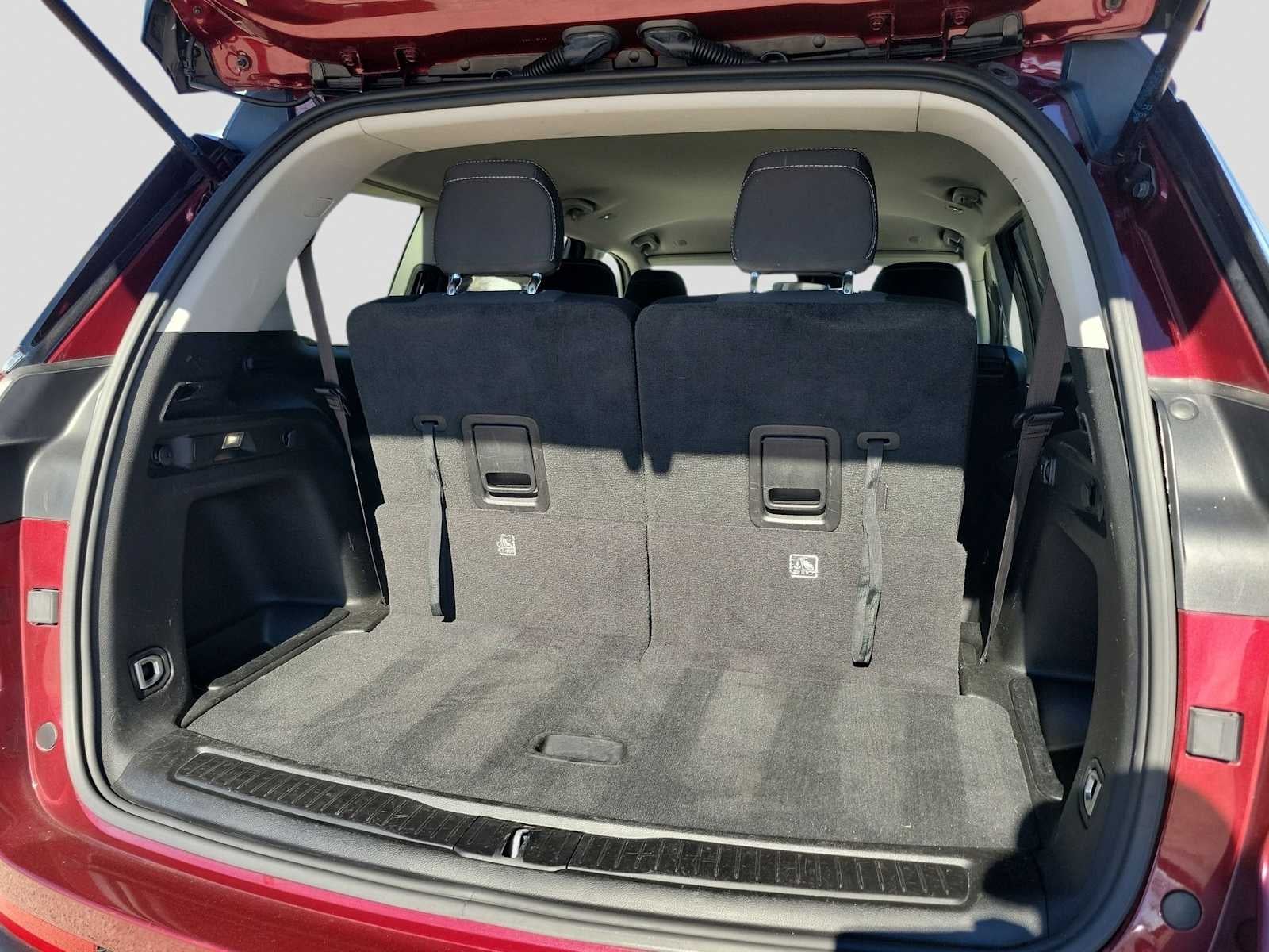 2023 Jeep Grand Cherokee L Laredo 4x2