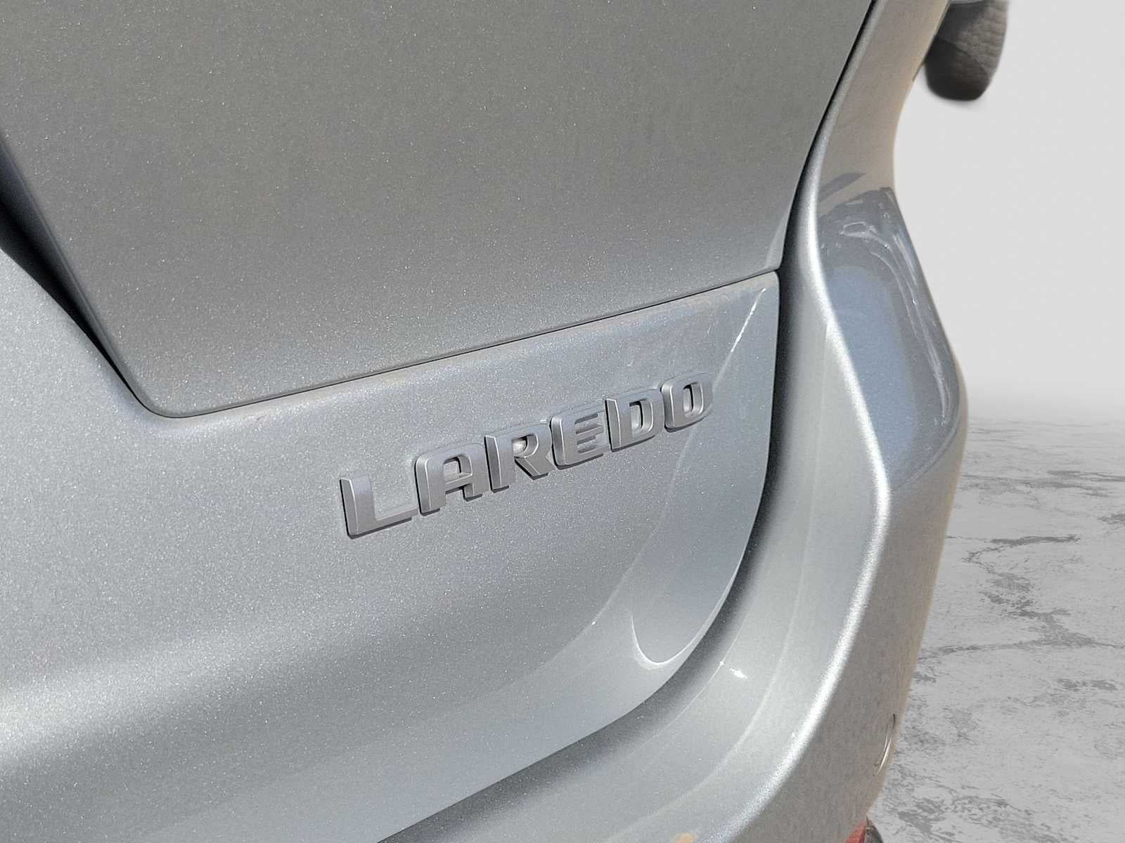 2025 Jeep Grand Cherokee GRAND CHEROKEE L LAREDO 4X4