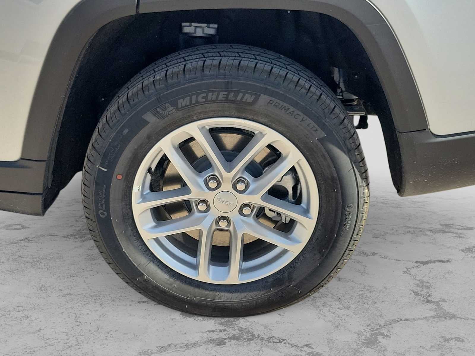 2025 Jeep Grand Cherokee GRAND CHEROKEE L LAREDO 4X4