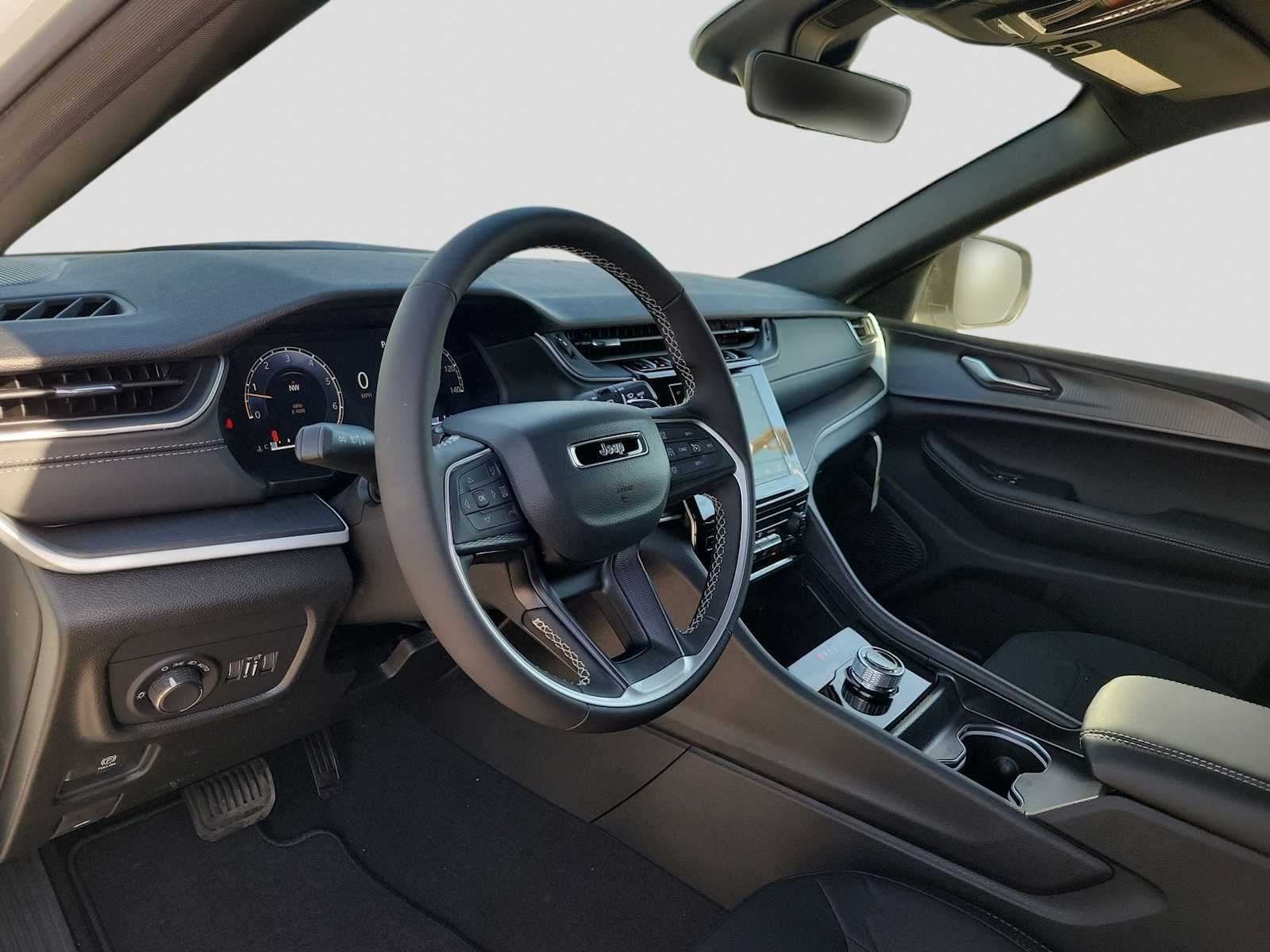 2025 Jeep Grand Cherokee L GRAND CHEROKEE L LAREDO X 4X4