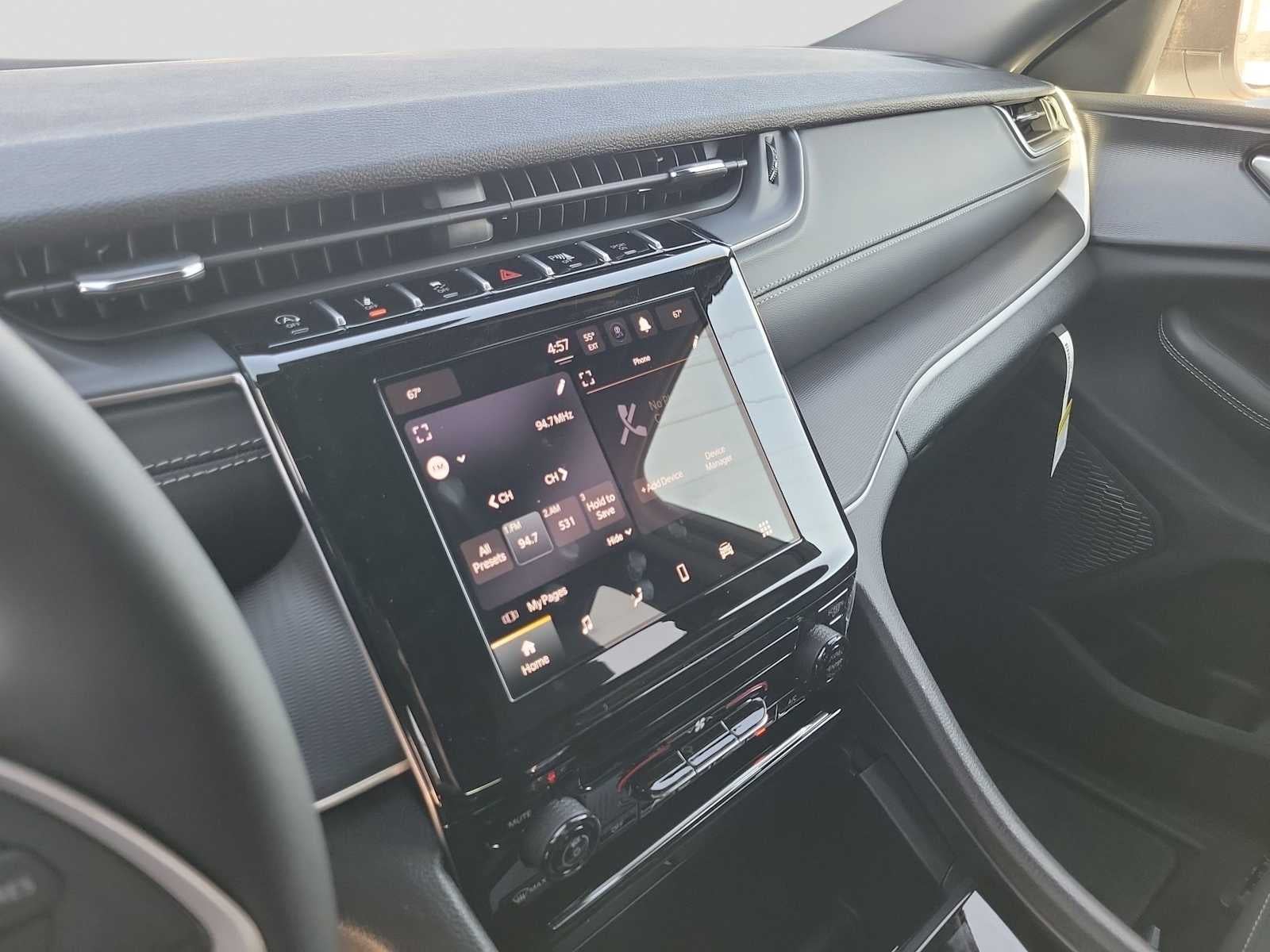 2025 Jeep Grand Cherokee L GRAND CHEROKEE L LAREDO X 4X4