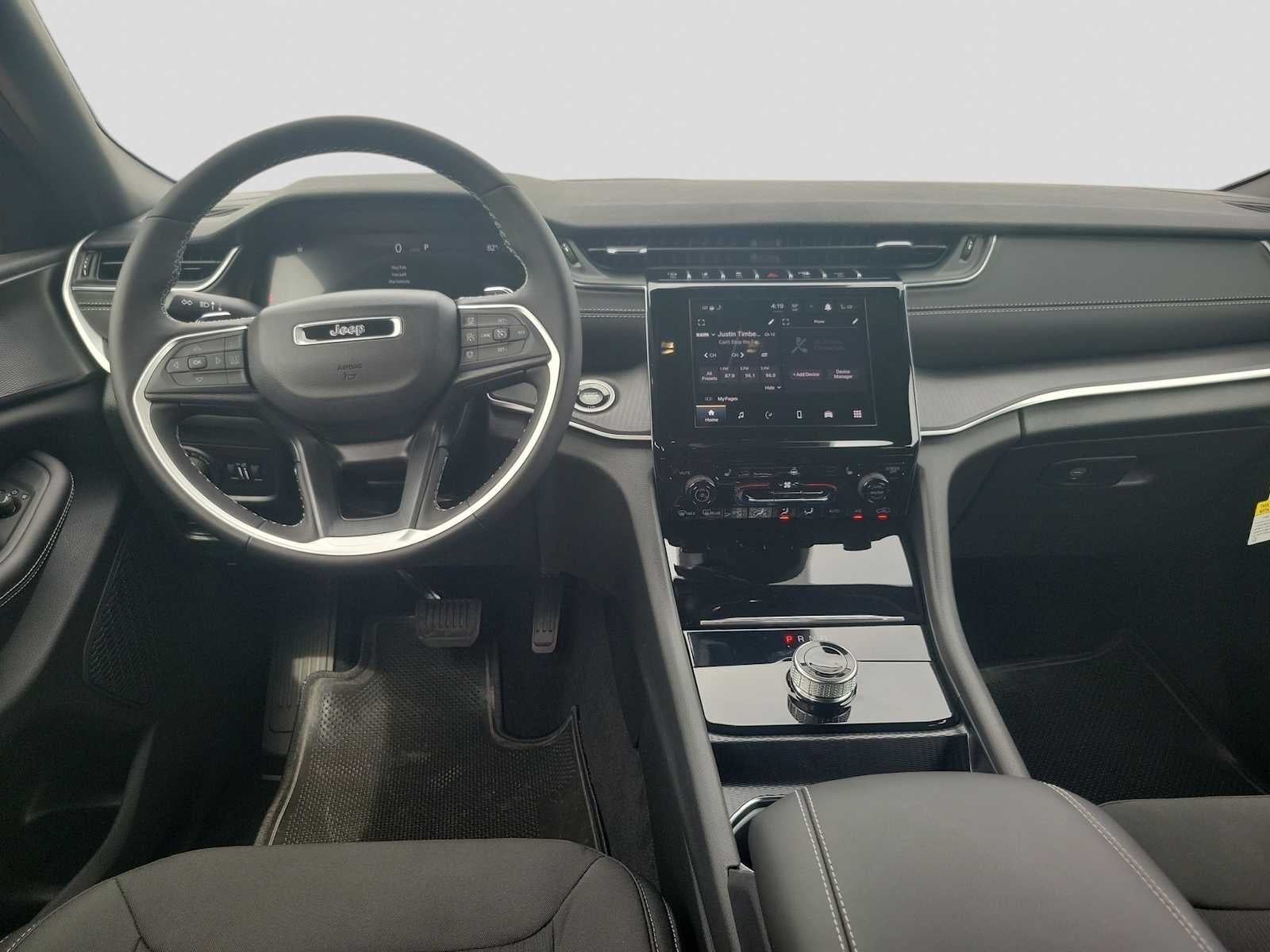 2026 Jeep Grand Cherokee L GRAND CHEROKEE L LAREDO X 4X4