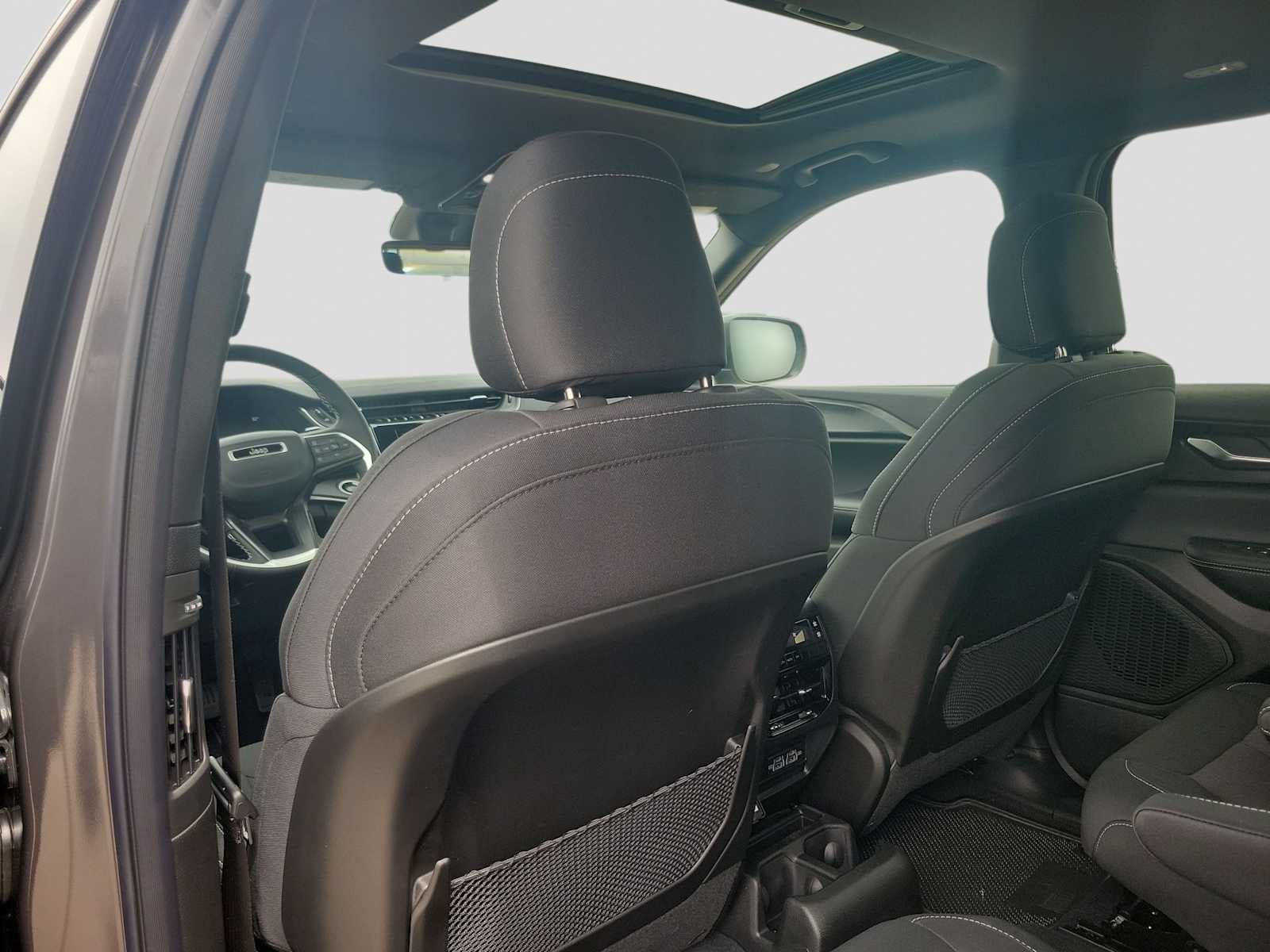 2026 Jeep Grand Cherokee L GRAND CHEROKEE L LAREDO X 4X4