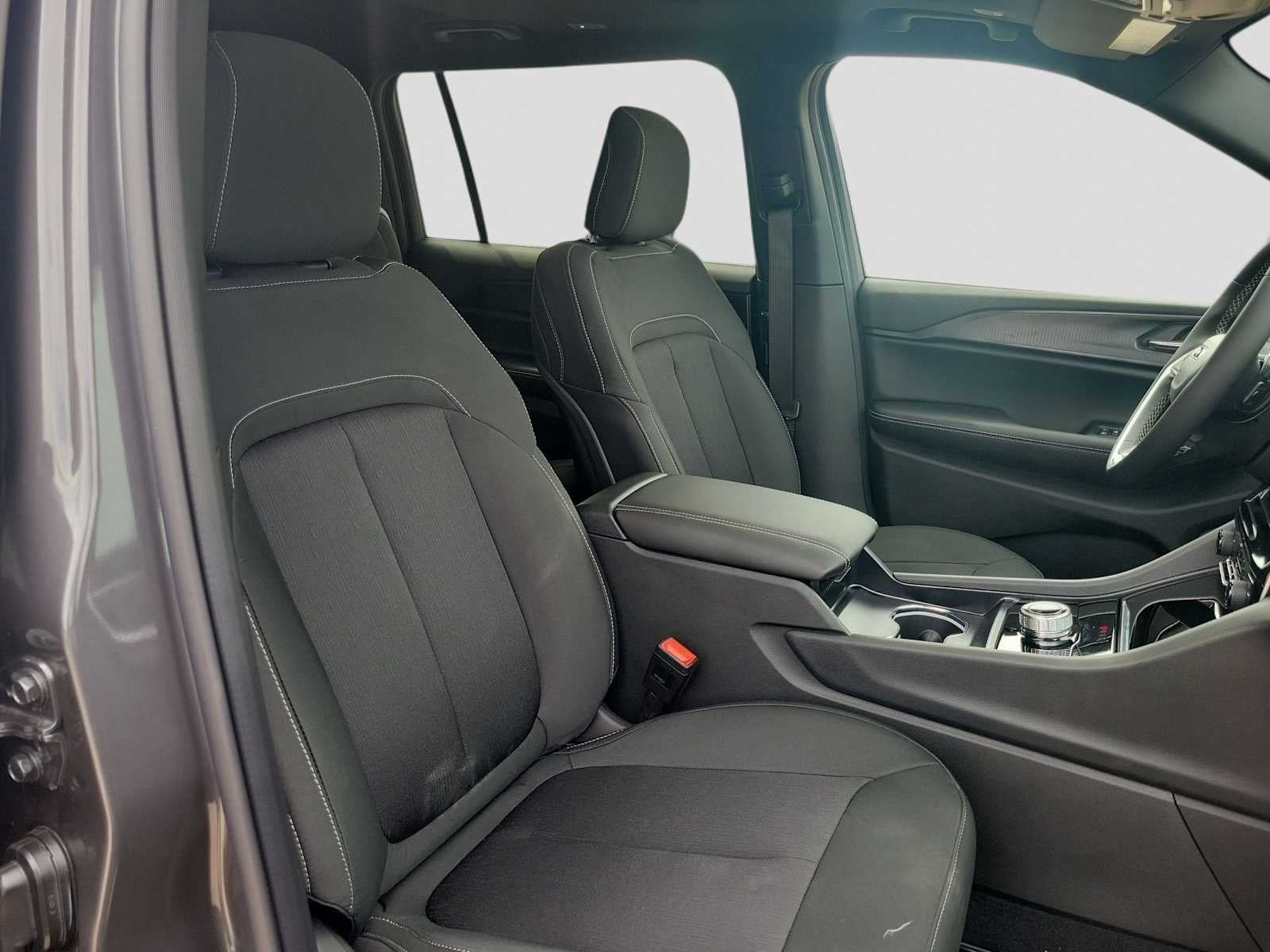2026 Jeep Grand Cherokee L GRAND CHEROKEE L LAREDO X 4X4
