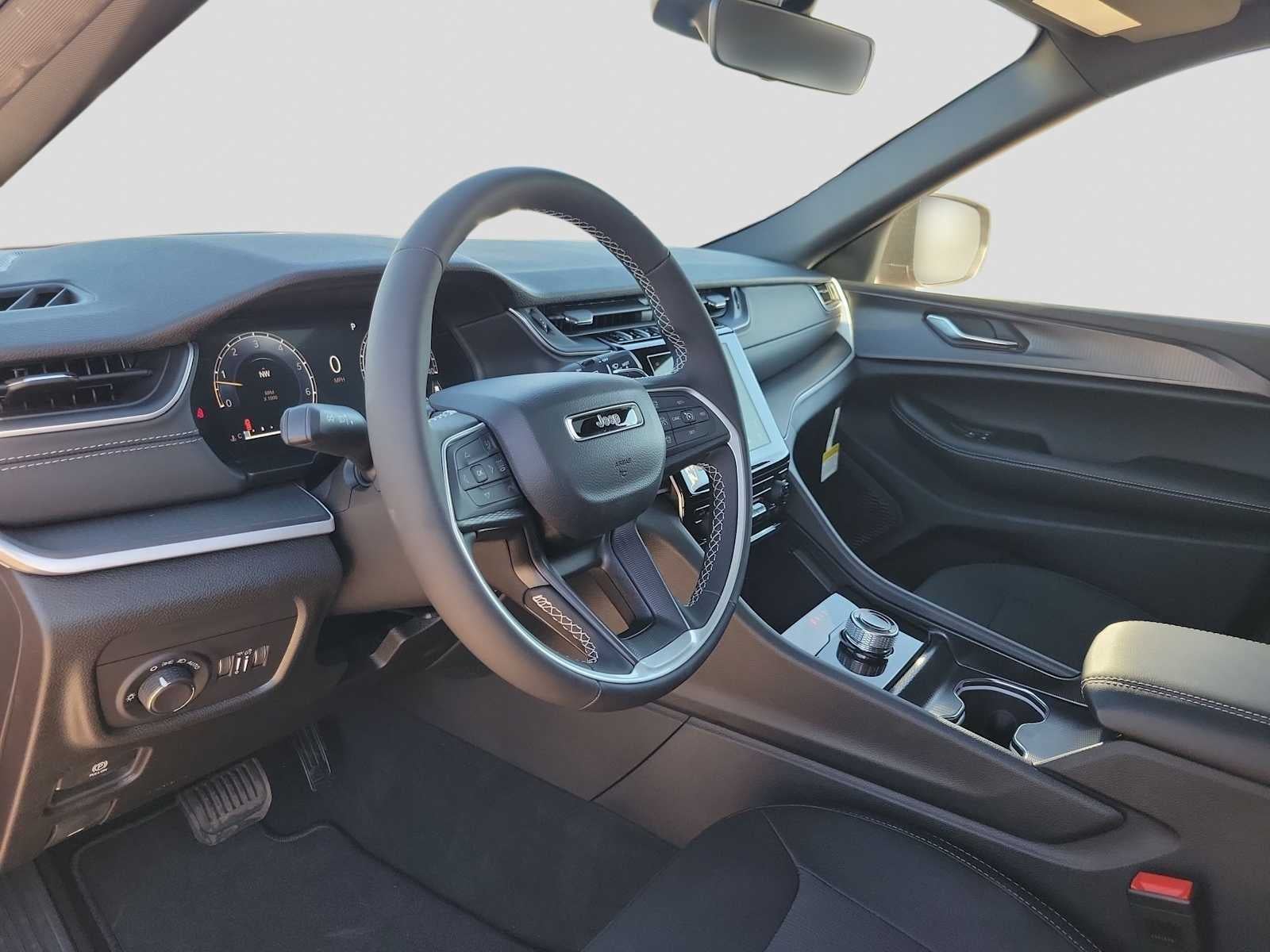 2025 Jeep Grand Cherokee L GRAND CHEROKEE L LAREDO X 4X4