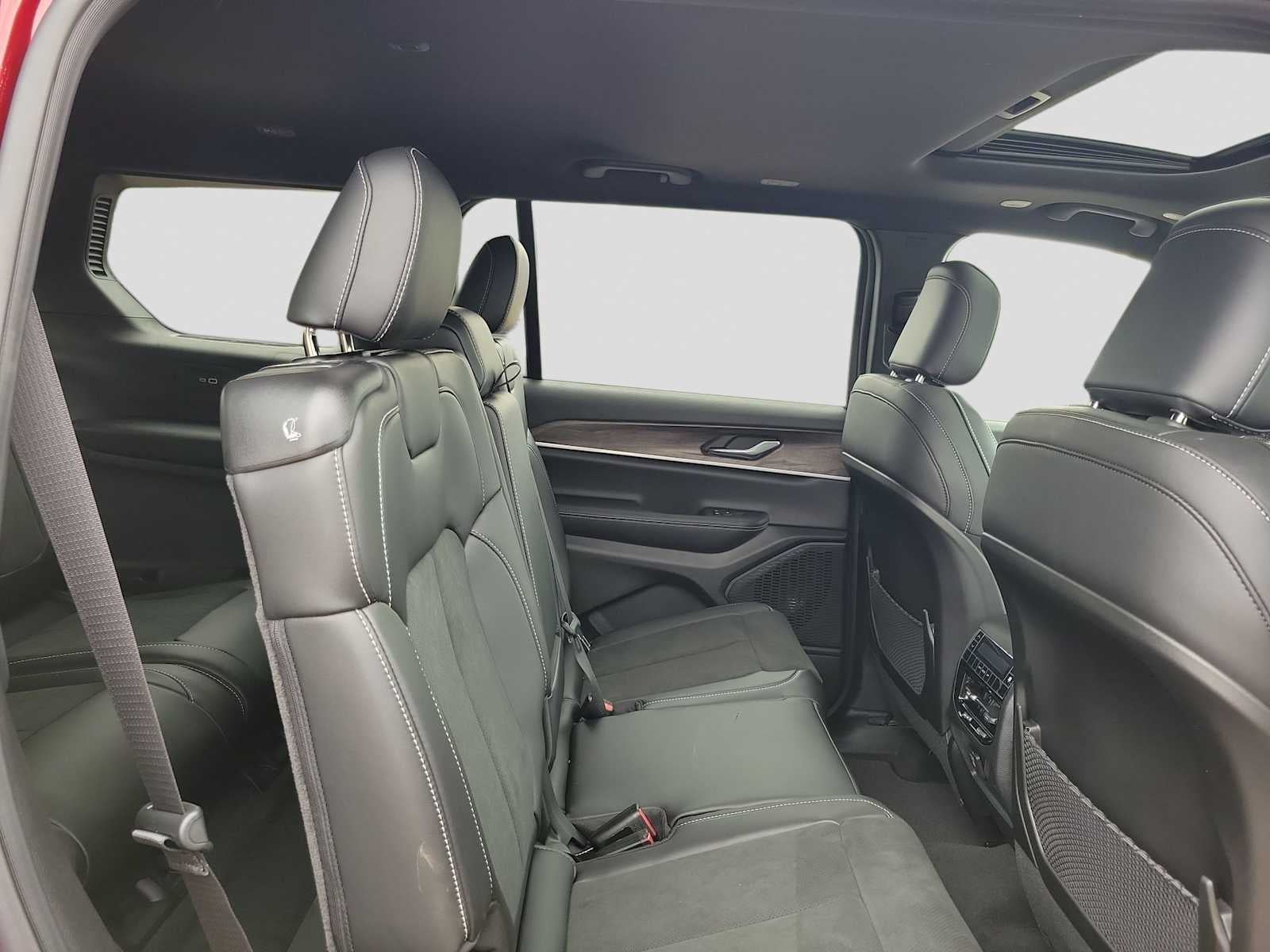 2026 Jeep Grand Cherokee GRAND CHEROKEE L LAREDO ALTITUDE 4X4