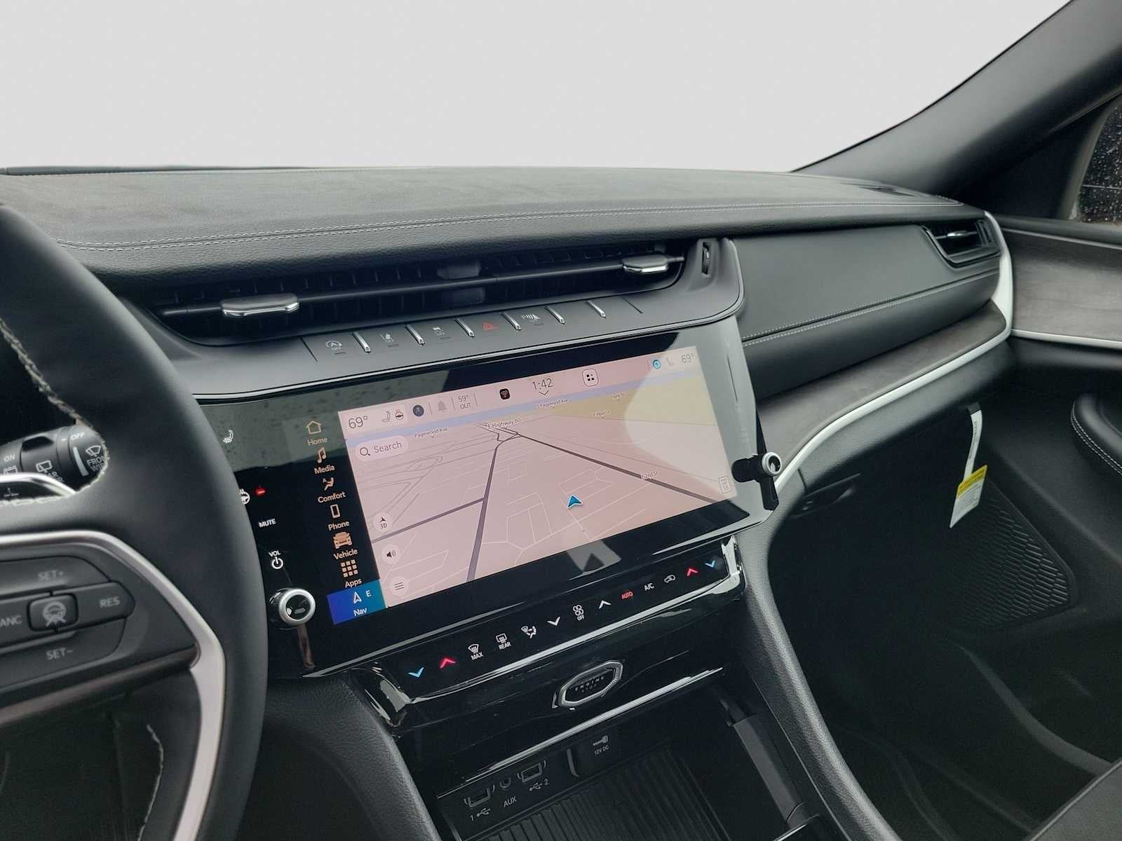 2026 Jeep Grand Cherokee GRAND CHEROKEE L LAREDO ALTITUDE 4X4