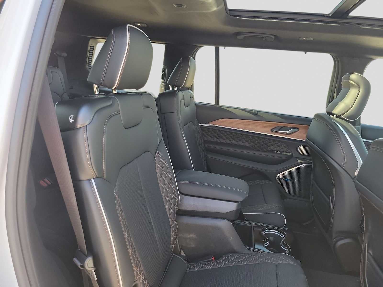 2026 Jeep Grand Cherokee GRAND CHEROKEE L SUMMIT 4X4