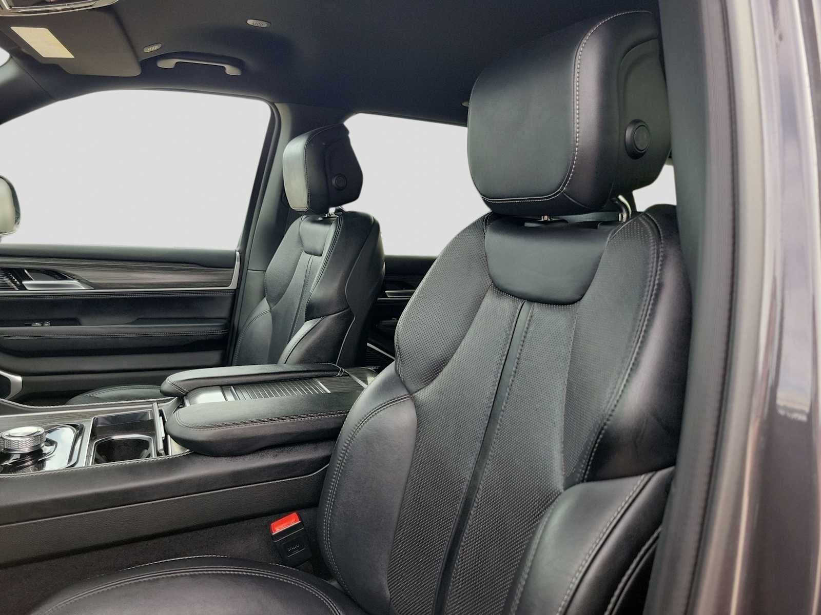 2024 Jeep Wagoneer L Series II 4x2