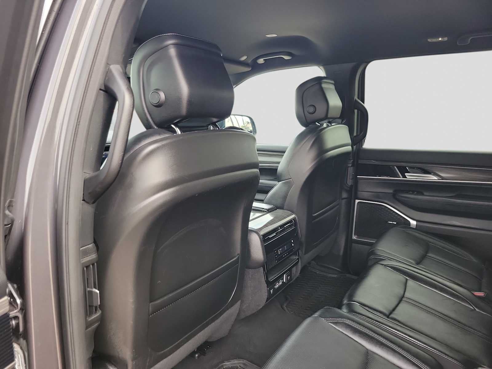 2024 Jeep Wagoneer L Series II 4x2