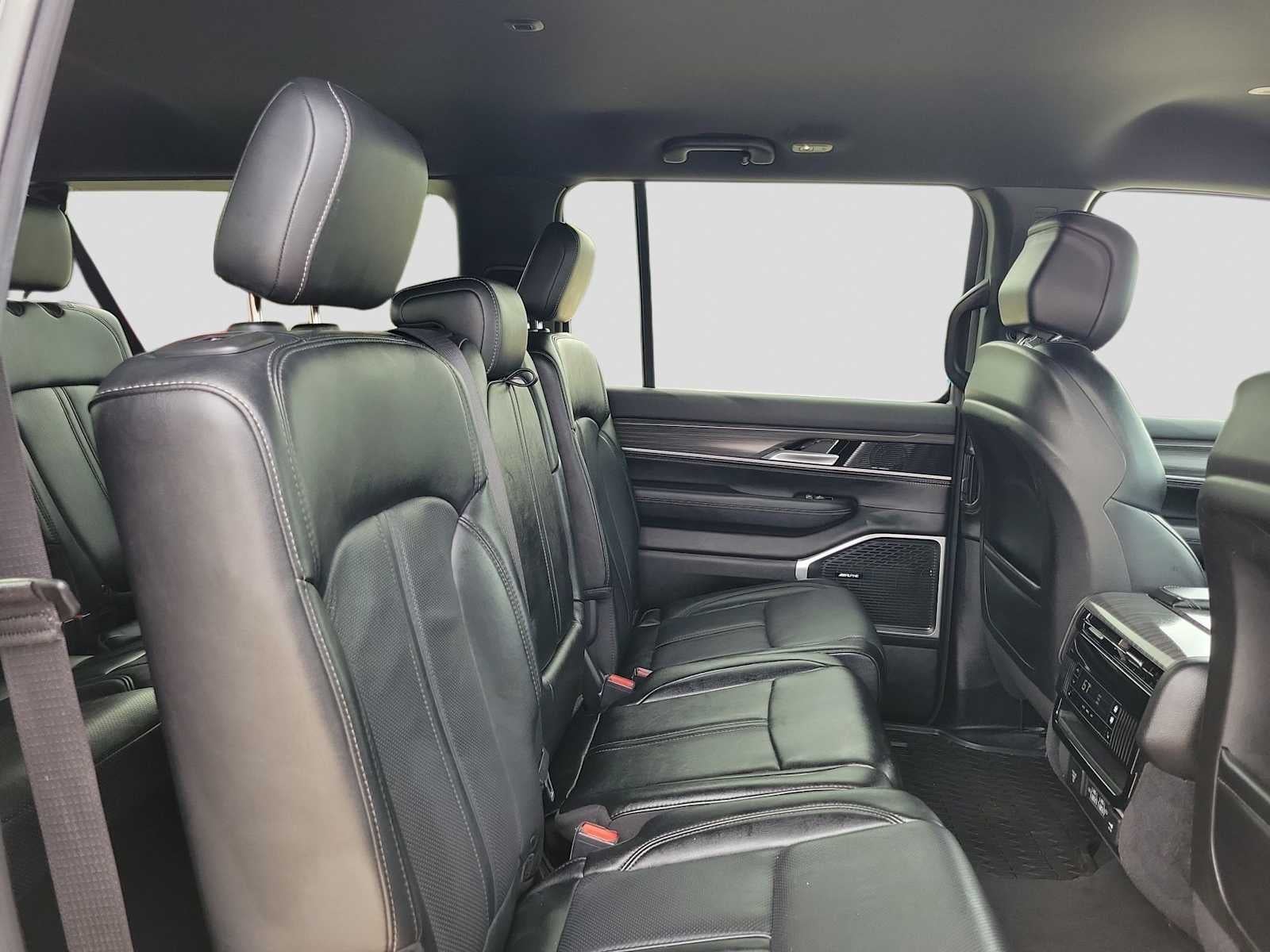 2024 Jeep Wagoneer L Series II 4x2
