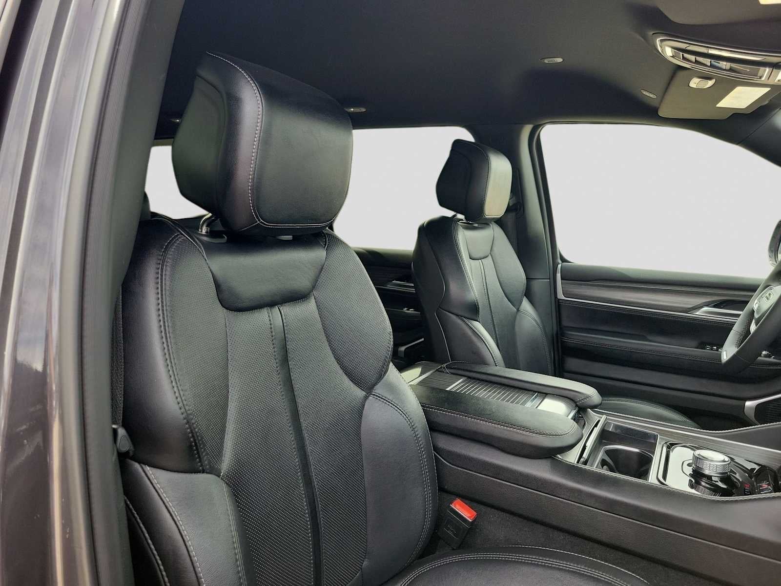 2024 Jeep Wagoneer L Series II 4x2